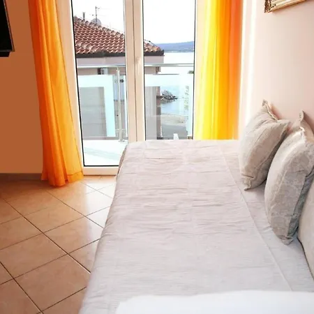 Holiday home Marica Mit 10 Einzelnen Direkt Am Von *