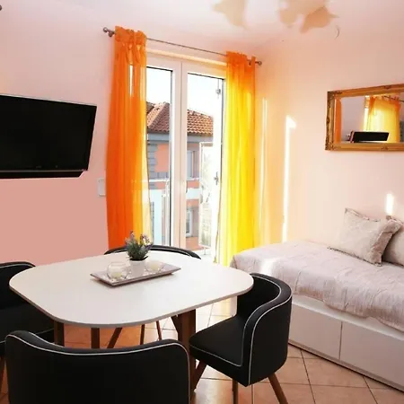 Marica Mit 10 Einzelnen Direkt Am Von Holiday home Crikvenica