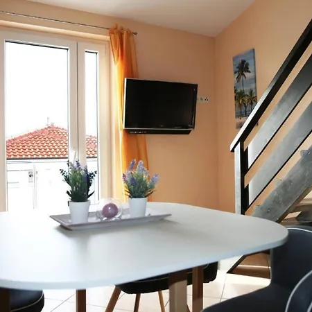 Holiday home Marica Mit 10 Einzelnen Direkt Am Von Crikvenica
